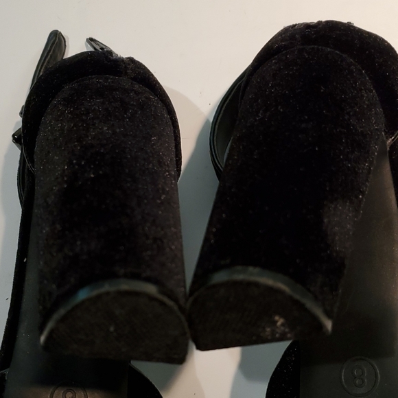 DV Velvet Heels - Picture 4 of 4